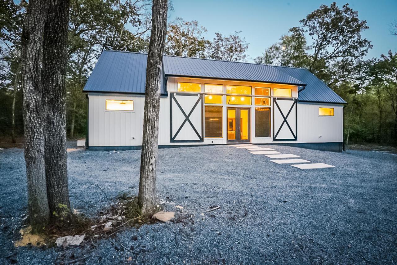 "The Barndo" 4Br Luxury Cabin, Hot Tub, Fire Pit, Bunks, Arcades, Playhouse! Broken Bow Exterior foto